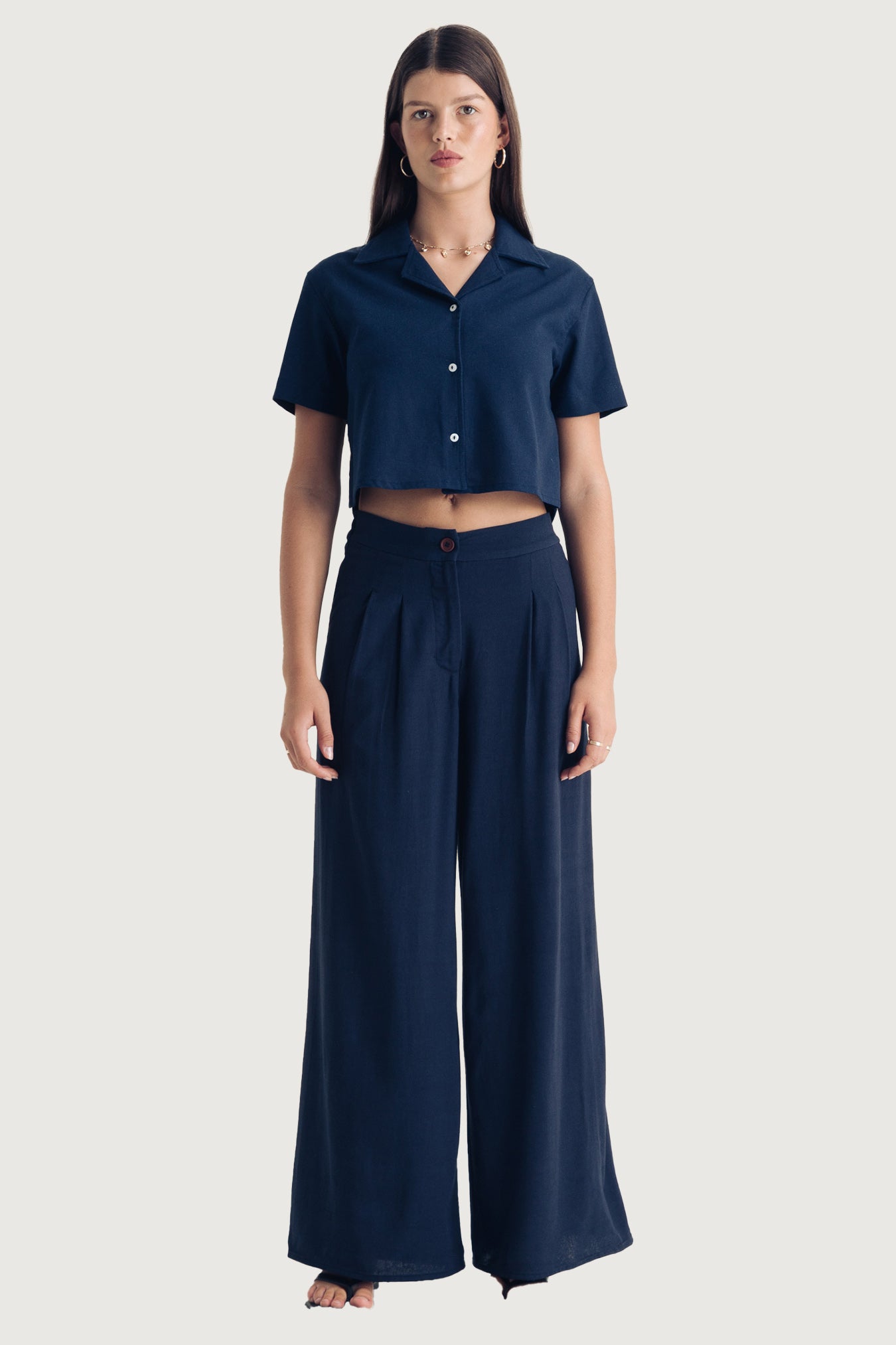 Woman’s cropped bowler