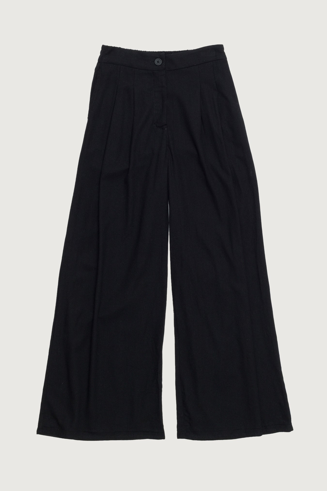 Woman’s pleated slacks